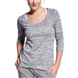 Athleta No Sweatin It Sharkbite Hi-Low top in‎ heathered gray 1X